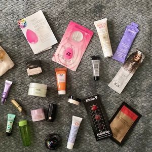 21-piece high-end beauty bundle (hair, face, lips)